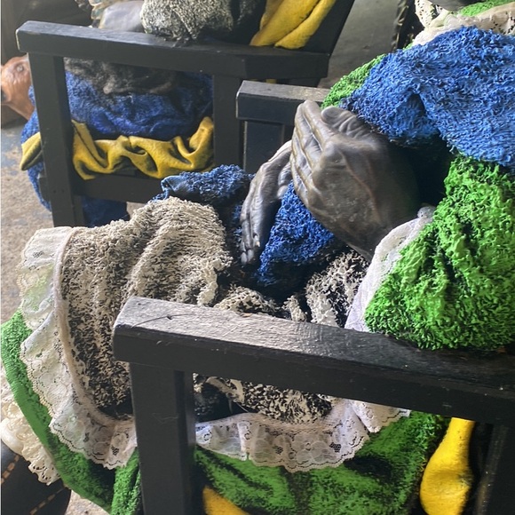 Oh man and lady and rocking chair $60 for both - Picture 4 of 4